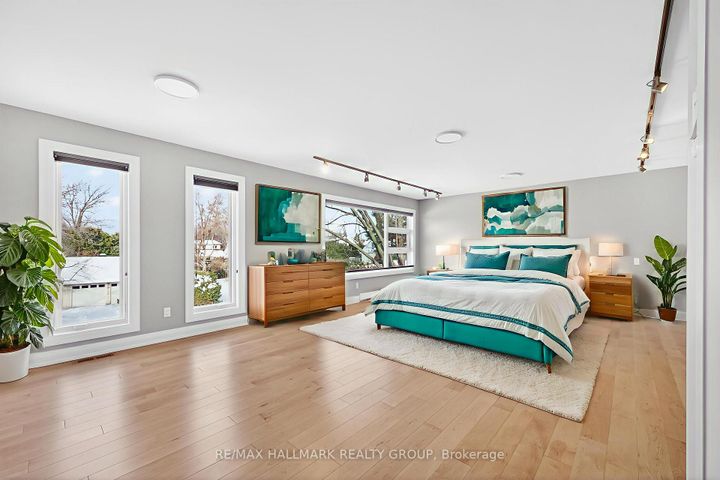 Photo 17 at 114 Rita Avenue, Nepean (Meadowlands/St. Claire Gardens), Ottawa