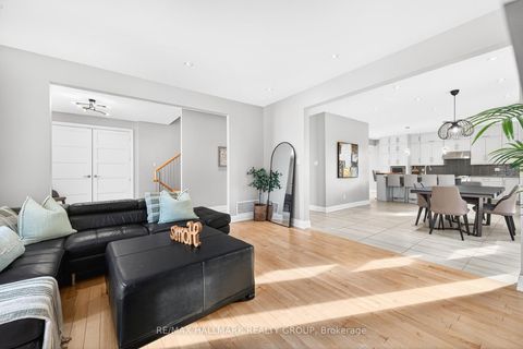 Photo 5 at 114 Rita Avenue, Nepean (Meadowlands/St. Claire Gardens), Ottawa