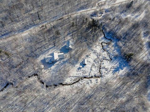 Photo 2 at 3415 Torbolton Ridge Road, Dunrobin, Constance Bay