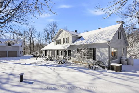 Photo 3 at 3415 Torbolton Ridge Road, Dunrobin, Constance Bay