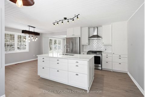 Photo 14 at 3415 Torbolton Ridge Road, Dunrobin, Constance Bay