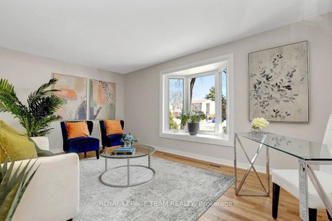 Photo 5 at 27 Winchester Drive, Glencairn/Hazeldean, Kanata