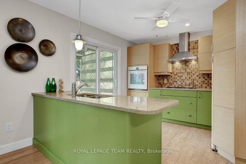 Photo 10 at 27 Winchester Drive, Glencairn/Hazeldean, Kanata