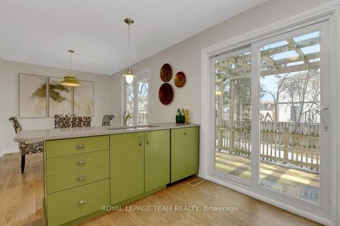 Photo 13 at 27 Winchester Drive, Glencairn/Hazeldean, Kanata