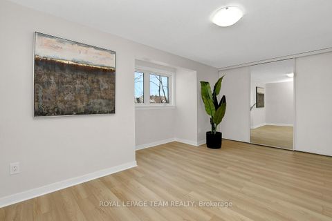 Photo 17 at 27 Winchester Drive, Glencairn/Hazeldean, Kanata