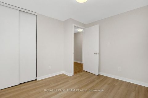 Photo 19 at 27 Winchester Drive, Glencairn/Hazeldean, Kanata