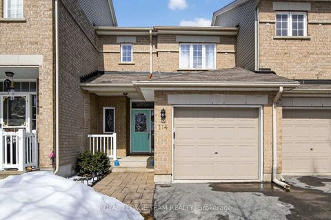 Photo 2 at 114 Tandalee Crescent, Emerald Meadows/Trailwest, Kanata