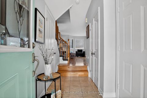 Photo 4 at 114 Tandalee Crescent, Emerald Meadows/Trailwest, Kanata