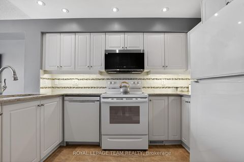 Photo 6 at 114 Tandalee Crescent, Emerald Meadows/Trailwest, Kanata