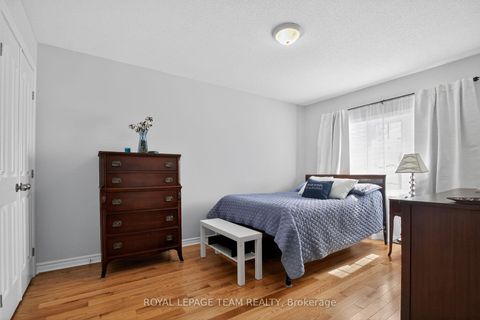 Photo 18 at 114 Tandalee Crescent, Emerald Meadows/Trailwest, Kanata
