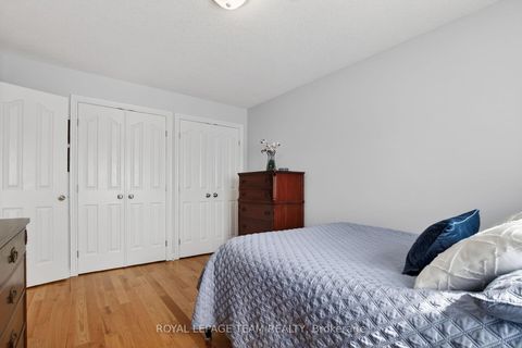 Photo 19 at 114 Tandalee Crescent, Emerald Meadows/Trailwest, Kanata