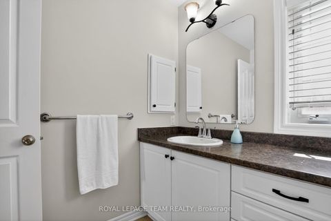 Photo 21 at 114 Tandalee Crescent, Emerald Meadows/Trailwest, Kanata