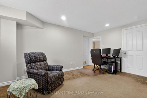 Photo 27 at 114 Tandalee Crescent, Emerald Meadows/Trailwest, Kanata