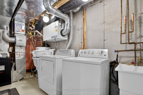 Photo 32 at 114 Tandalee Crescent, Emerald Meadows/Trailwest, Kanata