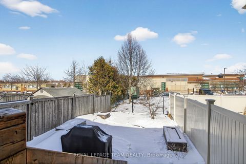 Photo 33 at 114 Tandalee Crescent, Emerald Meadows/Trailwest, Kanata