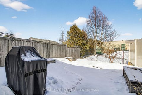 Photo 34 at 114 Tandalee Crescent, Emerald Meadows/Trailwest, Kanata