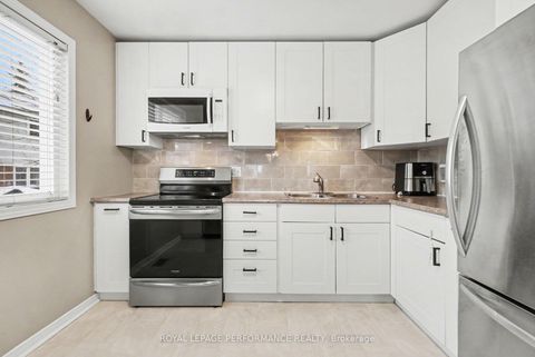 Photo 9 at 1403 beaucourt Place, Fallingbrook/Ridgemount, Orleans