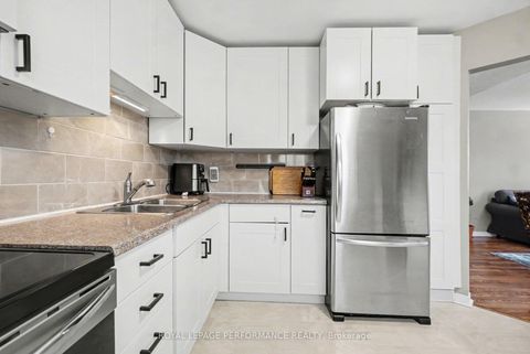 Photo 10 at 1403 beaucourt Place, Fallingbrook/Ridgemount, Orleans