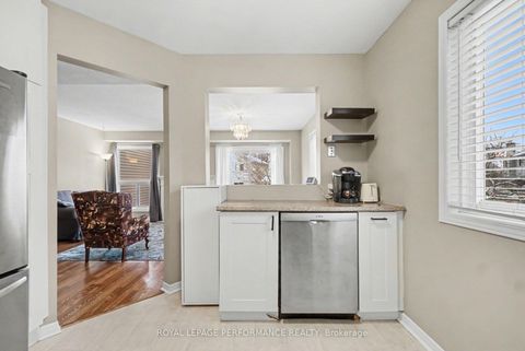 Photo 11 at 1403 beaucourt Place, Fallingbrook/Ridgemount, Orleans