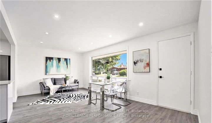 Photo 1 at 33 Majestic Drive N, Nepean (Manordale), Ottawa