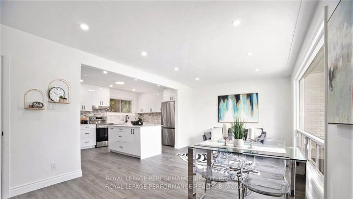 Photo 2 at 33 Majestic Drive N, Nepean (Manordale), Ottawa