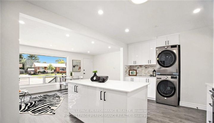 Photo 9 at 33 Majestic Drive N, Nepean (Manordale), Ottawa