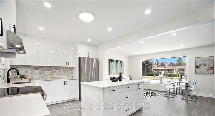 Photo 10 at 33 Majestic Drive N, Nepean (Manordale), Ottawa