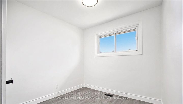 Photo 14 at 33 Majestic Drive N, Nepean (Manordale), Ottawa