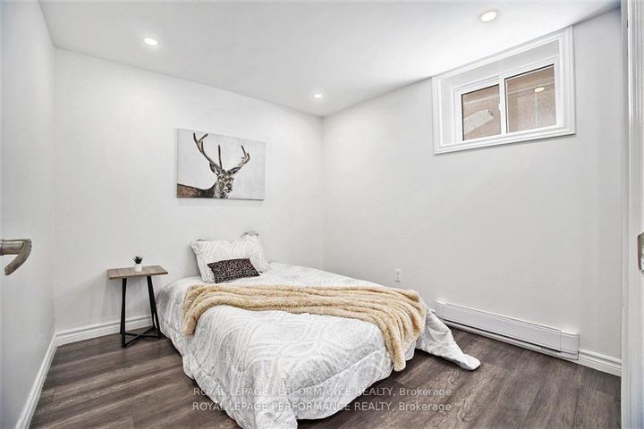 Photo 24 at 33 Majestic Drive N, Nepean (Manordale), Ottawa