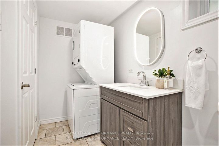 Photo 27 at 33 Majestic Drive N, Nepean (Manordale), Ottawa