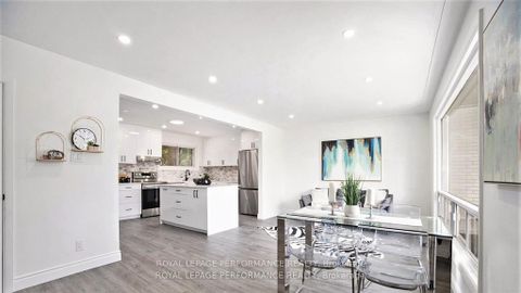 Photo 2 at 33 Majestic Drive N, Nepean (Manordale), Ottawa