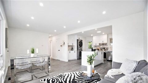 Photo 4 at 33 Majestic Drive N, Nepean (Manordale), Ottawa