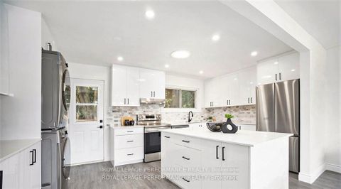 Photo 8 at 33 Majestic Drive N, Nepean (Manordale), Ottawa