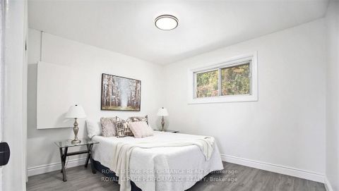 Photo 12 at 33 Majestic Drive N, Nepean (Manordale), Ottawa