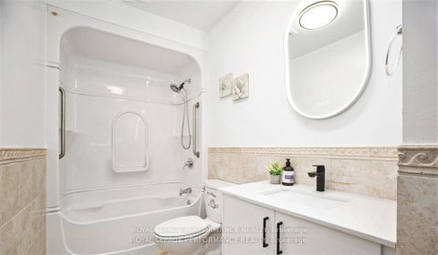 Photo 15 at 33 Majestic Drive N, Nepean (Manordale), Ottawa