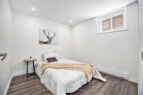 Photo 24 at 33 Majestic Drive N, Nepean (Manordale), Ottawa