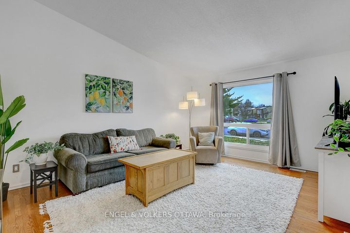 Photo 2 at 206 Sherway Drive, Nepean (Pheasant Run), Ottawa