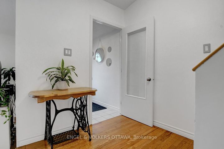 Photo 8 at 206 Sherway Drive, Nepean (Pheasant Run), Ottawa