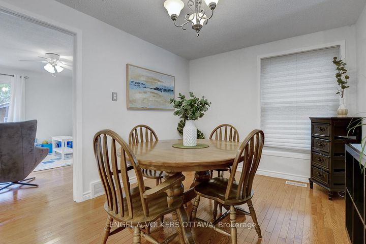 Photo 9 at 206 Sherway Drive, Nepean (Pheasant Run), Ottawa