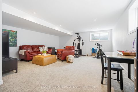 Photo 45 at 719 Twist Way, Emerald Meadows/Trailwest, Kanata