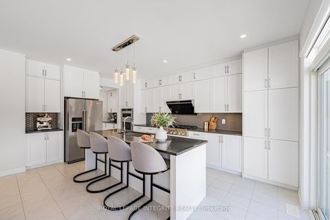 Photo 8 at 1027 PARABOLICA Way, Kanata Lakes/Heritage Hills, Kanata