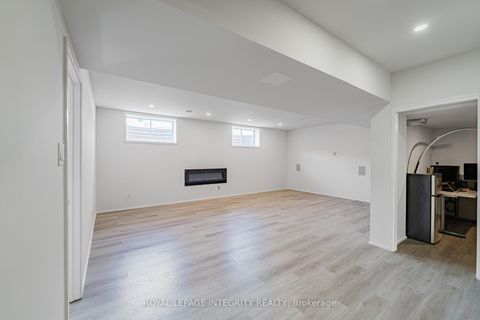 Photo 36 at 1027 PARABOLICA Way, Kanata Lakes/Heritage Hills, Kanata