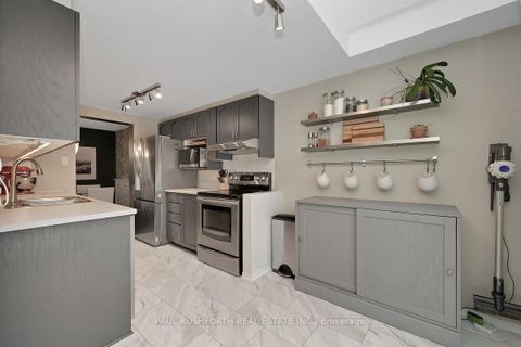 Photo 9 at 47 Deerchase Court, Emerald Meadows/Trailwest, Kanata