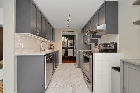 Photo 10 at 47 Deerchase Court, Emerald Meadows/Trailwest, Kanata