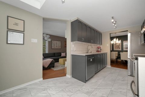 Photo 11 at 47 Deerchase Court, Emerald Meadows/Trailwest, Kanata