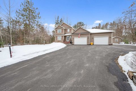 Photo 1 at 184 Charmont Way, Constance Bay