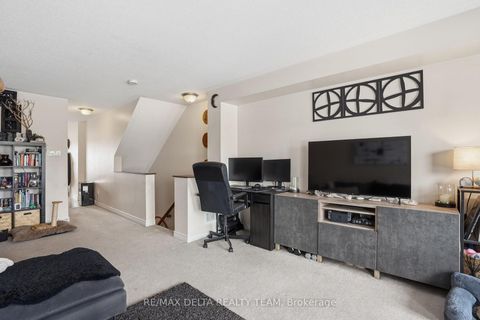 Photo 12 at 121 - 2333 Esprit Drive, Avalon East, Orleans