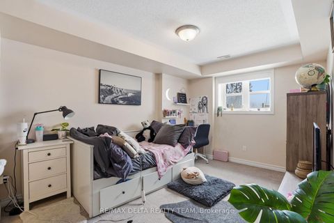 Photo 14 at 121 - 2333 Esprit Drive, Avalon East, Orleans