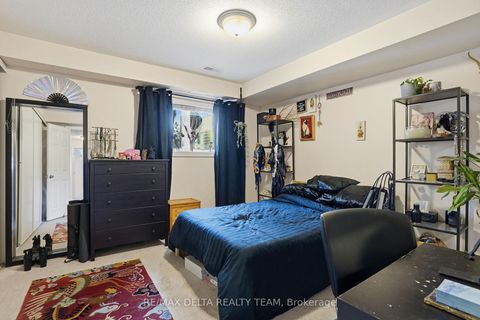 Photo 16 at 121 - 2333 Esprit Drive, Avalon East, Orleans