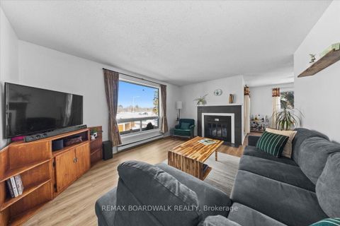 Photo 5 at 46A - 802 St. Andre Drive, Hiawatha Park/Convent Glen, Orleans